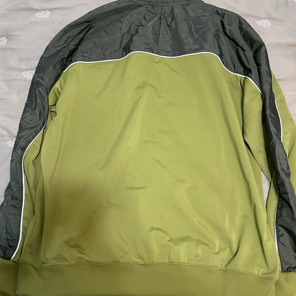 Men’s Nike Sweater - Picture 6 of 6